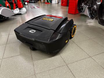 Cub Cadet XR3 3000 tot ca 1600 m² max3.000 m² showroom model beschikbaar voor biedingen