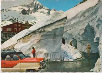 Zwitserland, Rhonegletscher met auto Nash Metropolitan beschikbaar voor biedingen