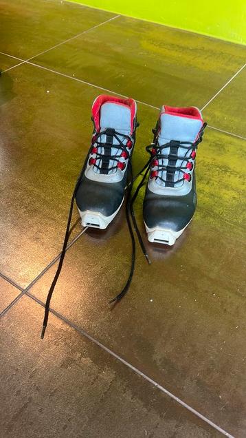 Langlauf schoenen maat 39 beschikbaar voor biedingen