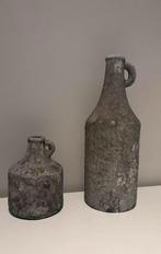 2 vazen van steen, Ophalen of Verzenden, Zo goed als nieuw, Overige kleuren, Minder dan 50 cm
