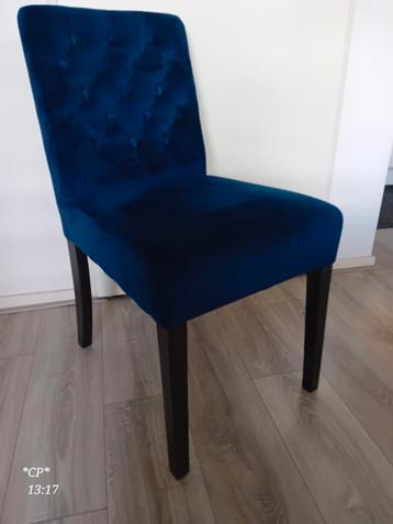 Eetkamerstoelen  beschikbaar voor biedingen