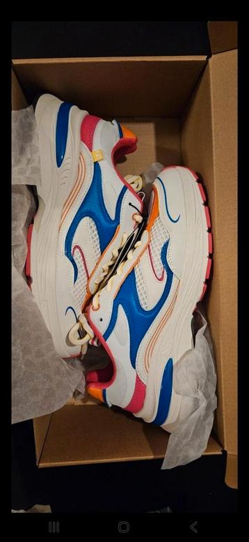Mooie sneakers van designual. Ongebruikt. beschikbaar voor biedingen