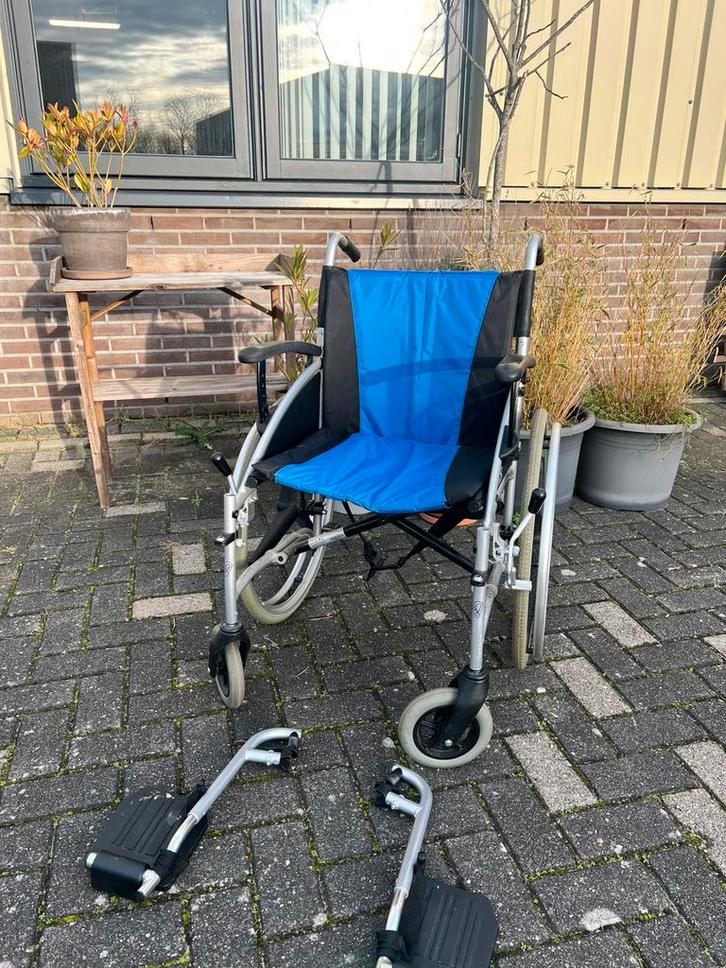Lichtgewicht Excel G-Lite Pro rolstoel – blauw/zilver, Diversen, Rolstoelen, Zo goed als nieuw, Duwrolstoel, Inklapbaar, Ophalen of Verzenden