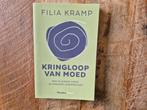 Filia Kramp - Kringloop van Moed, Ophalen of Verzenden, Zo goed als nieuw, Filia Kramp