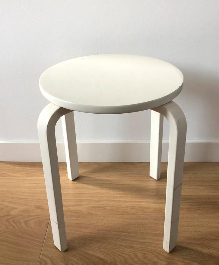7 X Vintage Alvar Aalto Stool 60 kruk voor Artek | Wit | ‘70, Huis en Inrichting, Krukjes, Zo goed als nieuw, Hout, Ophalen of Verzenden