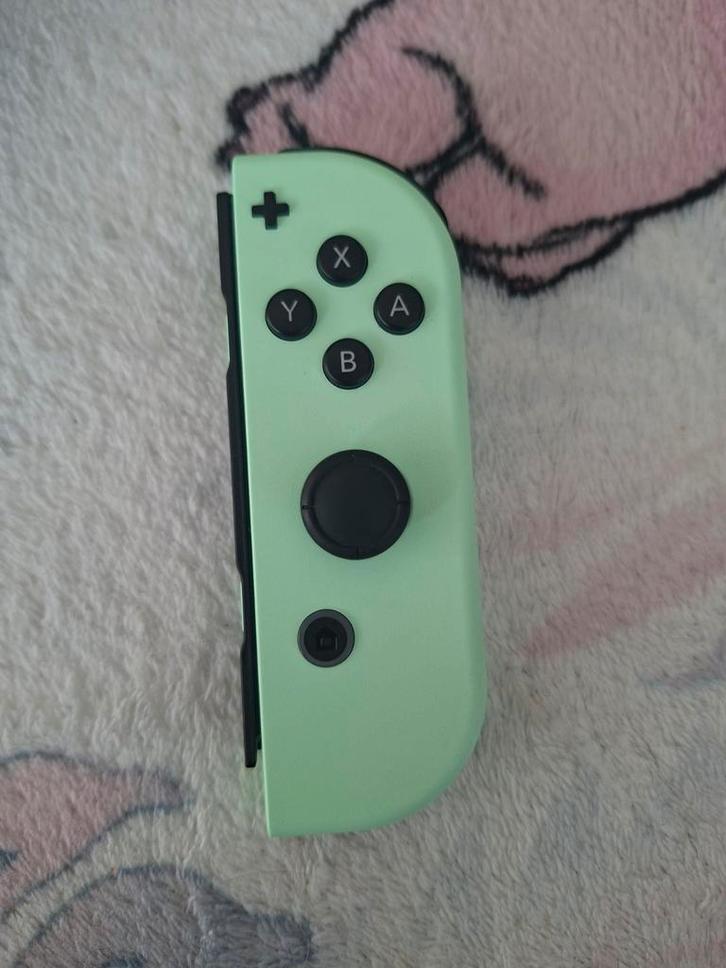 Gezocht rechter controller of betrouwbare reparateur, Spelcomputers en Games, Games | Nintendo Switch, Ophalen