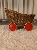 Poppenwagen poppenwieg rotan riet op wielen vintage, Kinderen en Baby's, Speelgoed | Houten speelgoed, Ophalen of Verzenden, Gebruikt