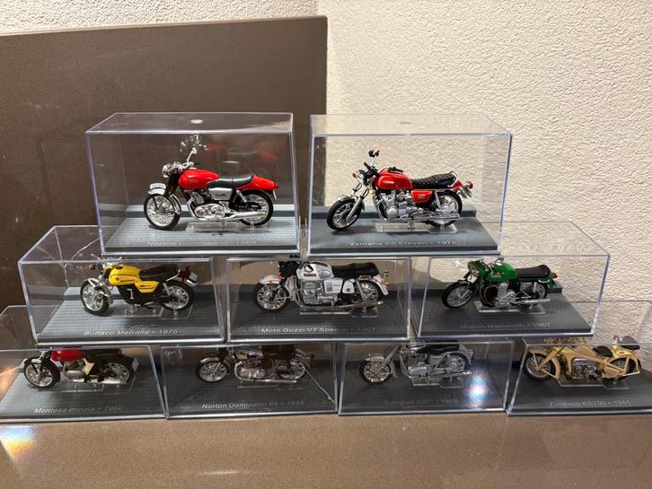 Motoren 1:24, Verzamelen, Automerken, Motoren en Formule 1, Zo goed als nieuw, Motoren, Ophalen of Verzenden