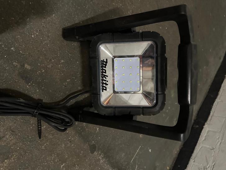 Makita DML805 LED lamp, Doe-het-zelf en Verbouw, Gereedschap | Overige machines, Nieuw, Ophalen of Verzenden