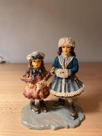 Meisjes op Schaatsen Beeldje Woonaccessoire Antiek Stijl, Ophalen of Verzenden