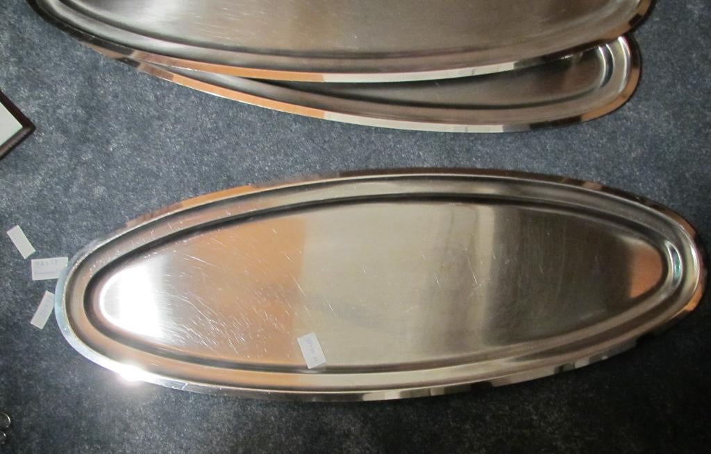 2 x Buffetschalen RVS. Ovaal. 97 x 34 cm. strak, Ophalen, Zo goed als nieuw