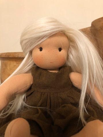 Zonnekind pop waldorf doll beschikbaar voor biedingen