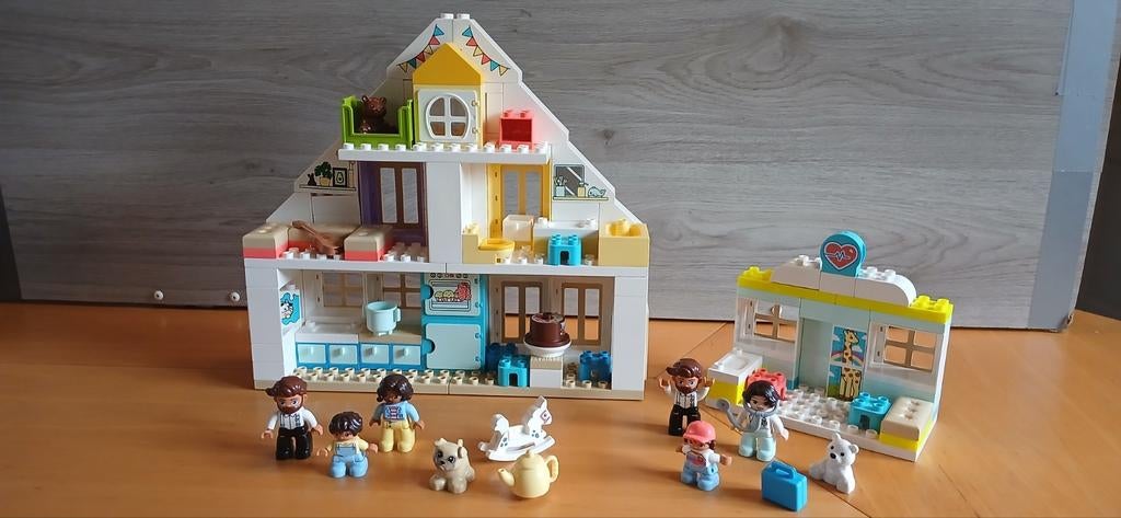 Duplo 10929 Modulair speelhuis en 10968 Bij de dokter, Kinderen en Baby's, Speelgoed | Duplo en Lego, Ophalen of Verzenden, Zo goed als nieuw