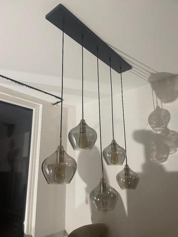 Hanglamp met 5 glazen bollen (rookglas) beschikbaar voor biedingen