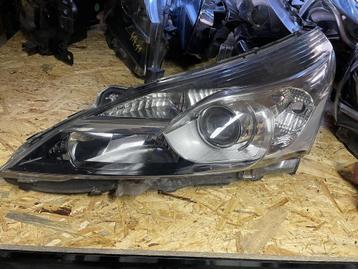 Toyota verso koplamp links 81150-0f160-00   81500f16000 beschikbaar voor biedingen