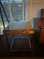 Houten tafeltje met glasplaat - 60 x 60 x 60, Huis en Inrichting, Tafels | Bijzettafels, Ophalen, Vierkant, 55 tot 75 cm, 60 cm of meer