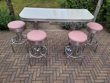 Amerikaanse muur bartafel barkrukken sixties fifties Bel Air beschikbaar voor biedingen
