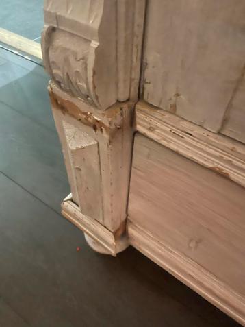 Houten kast voor opknapper - elk bod welkom! - afbeelding 1