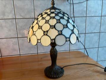 Tiffany glas lamp 40x25 cm vaste prijs 65 euro beschikbaar voor biedingen