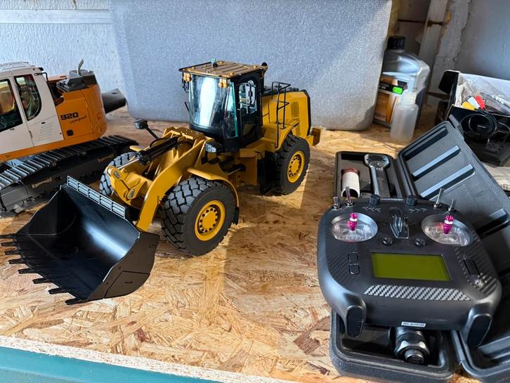 Huina rc 1/16 hydraulische shovel 4x4 2 versnellingen sper, Hobby en Vrije tijd, Modelbouw | Radiografisch | Auto's, Auto offroad