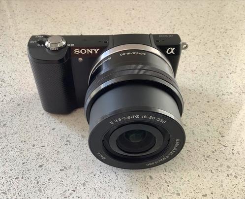 Sony A 5000 camera plus lens Slechts 2253 clicks! z.g.a.n., Audio, Tv en Foto, Fotocamera's Digitaal, Zo goed als nieuw, Sony