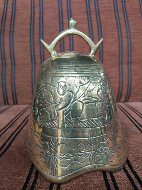Antieke Bronzen Bel met Figuren. Chinees. Tempelbel. WD-18., Antiek en Kunst, Antiek | Koper en Brons, Brons, Ophalen of Verzenden