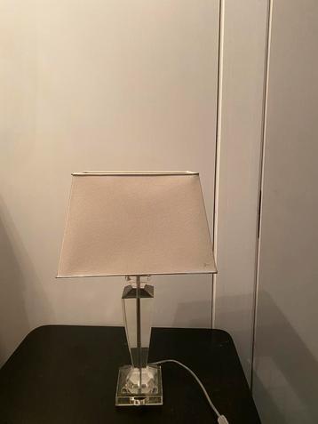 Mooie Glazen Lamp met Kap beschikbaar voor biedingen