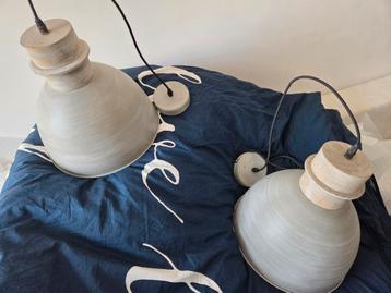 Mooie grijze hanglampen  beschikbaar voor biedingen