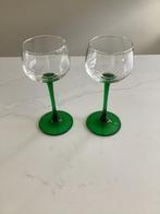 2 likeur/borrel glaasje op hoge groene voet 16cm hoog, Ophalen, Zo goed als nieuw, Overige typen