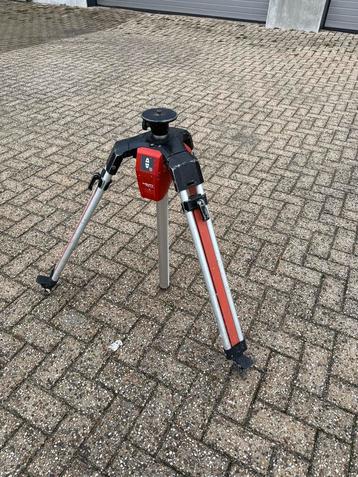 Hilti automatisch statief beschikbaar voor biedingen