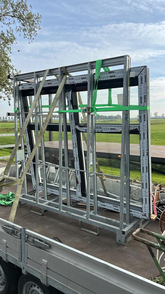 Nieuw Rehau kunststof intrekkozijn., Doe-het-zelf en Verbouw, Kozijnen en Schuifpuien, Zo goed als nieuw, Raamkozijn, Kunststof