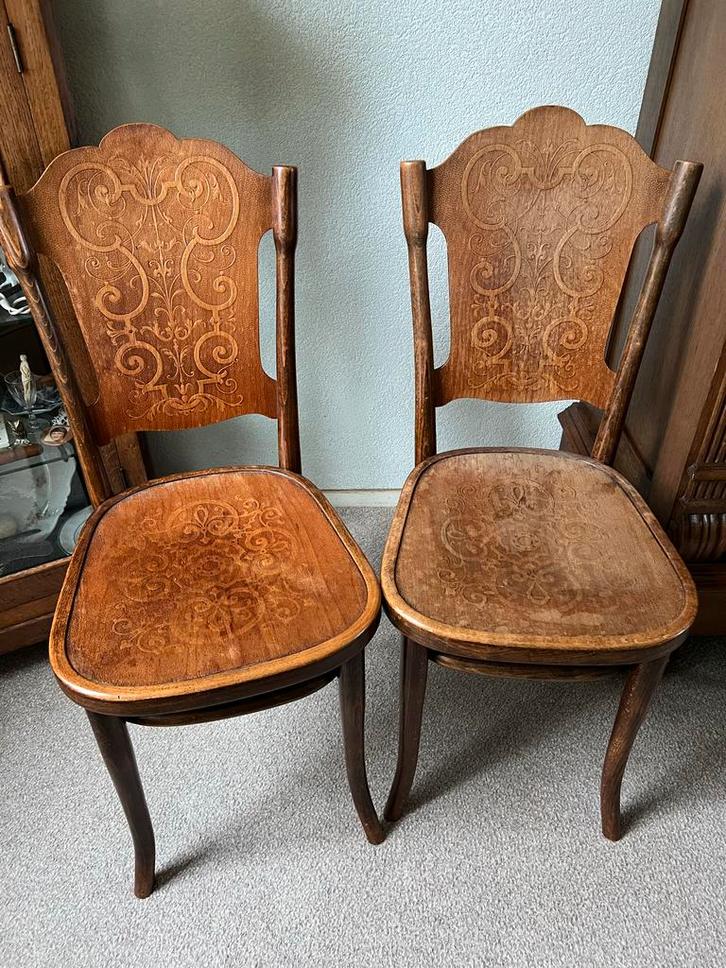 Thonet stoeltjes - set van 2, Antiek en Kunst, Antiek | Meubels | Stoelen en Banken, Ophalen of Verzenden