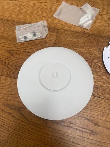 UniFi AP-AC-Pro Acces Point *meerdere stuks* beschikbaar voor biedingen
