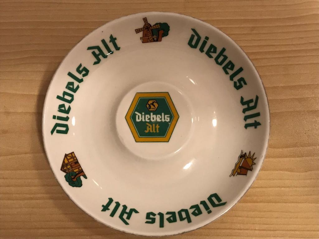 Asbak Diebels Alt, Verzamelen, Ophalen of Verzenden, Zo goed als nieuw, Reclamebord, Plaat of Schild, Overige merken