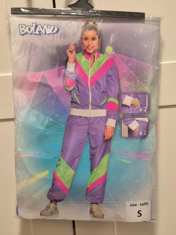 Retro Trainingspak paars Boland mt S, in verpakking., Kleding | Dames, Carnavalskleding en Feestkleding, Zo goed als nieuw, Kleding