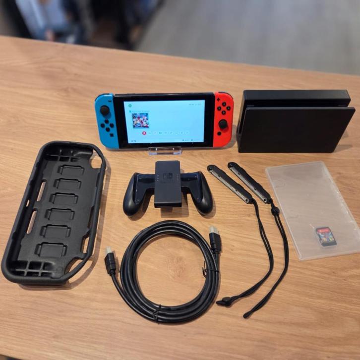 Nintendo Switch V2 32GB | Schade aan controller, Spelcomputers en Games, Spelcomputers | Nintendo Switch, Gebruikt