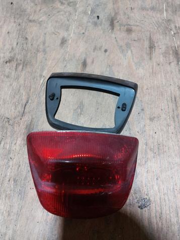 Vespa s lx achterlicht met zwarte sierbeugel beschikbaar voor biedingen