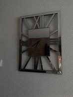 Spiegel Zilveren Wandklok, Ophalen of Verzenden, Zo goed als nieuw, Analoog, Wandklok