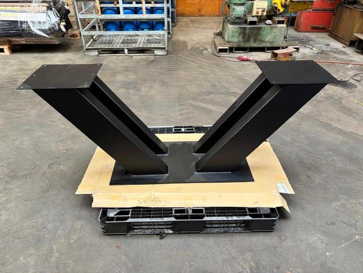 Tafelpoot dubbele V zwart gepoudercoat nieuw, Huis en Inrichting, Tafelonderdelen, Nieuw, Tafelpoot, 50 tot 100 cm, 50 tot 100 cm