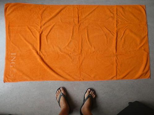 Groot ING badlaken 165 x 90 cm, Huis en Inrichting, Badkamer | Badtextiel en Accessoires, Handdoek, Wit, Ophalen