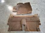Volvo 740 Sedan Vloertapijt Beige - Gebruikt, Auto-onderdelen, Interieur en Bekleding, Ophalen of Verzenden, Gebruikt, Volvo