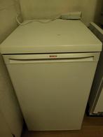 Small fridge with freezer compartment Bosh, kleine keolkast, Witgoed en Apparatuur, Vriezers en Diepvrieskisten, Ophalen, Gebruikt