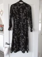 Lange jurk Jacqueline de Yong 34 zwart bloemetjes, Kleding | Dames, Jurken, Zwart, Ophalen of Verzenden, Zo goed als nieuw, Maat 34 (XS) of kleiner