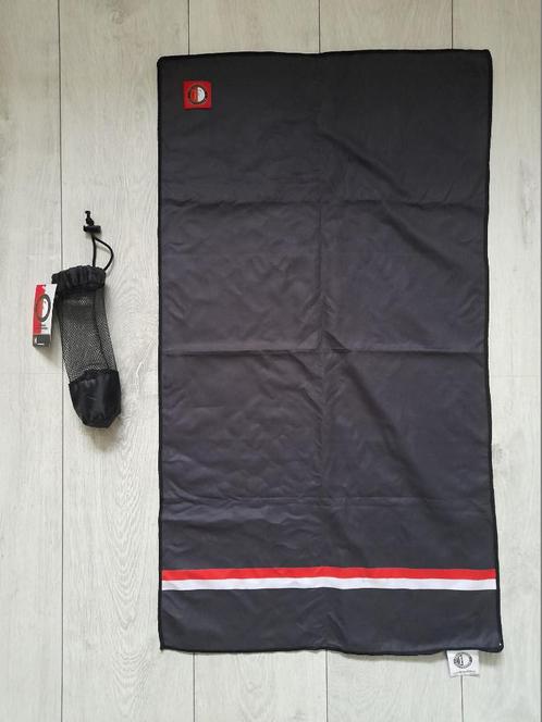 Feyenoord (sport)handdoek (90 x 50 cm), nieuw met kaartje, Sport en Fitness, Voetbal, Nieuw, Verzenden