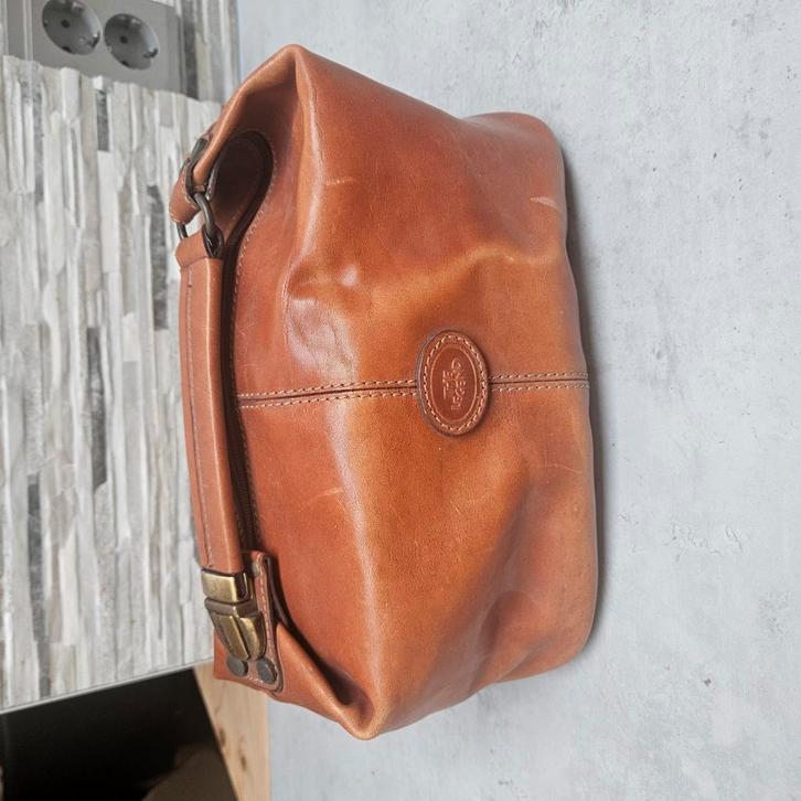 Elegante bruine handtas van het merk The Legend., Sieraden, Tassen en Uiterlijk, Tassen | Schooltassen, Zo goed als nieuw, Aktetas of Boekentas