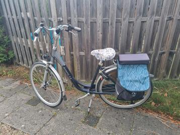 Degelijke damesfiets met lage instap beschikbaar voor biedingen