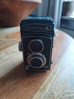 Yashica-A middenformaat twin-lens reflex camera. , Ophalen