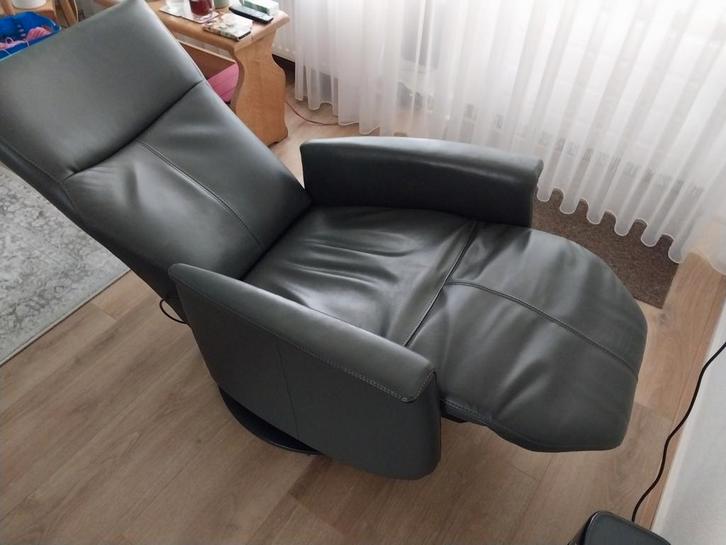 Een prominent leren  relax fauteul, Huis en Inrichting, Fauteuils, Gebruikt, 50 tot 75 cm, Minder dan 75 cm, Ophalen