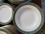 Limoges, groot eetservies >12 pers. frisgroen/rood goud, Antiek en Kunst, Ophalen