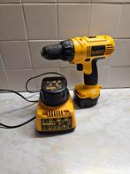 DeWalt Boormachine met 2 Accu's en Lader, Boormachine, Variabele snelheid, Ophalen of Verzenden, Zo goed als nieuw